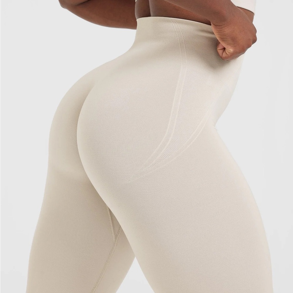 NWT Oner Active Effortless Seamless Leggings in Sand (M & regular/short)